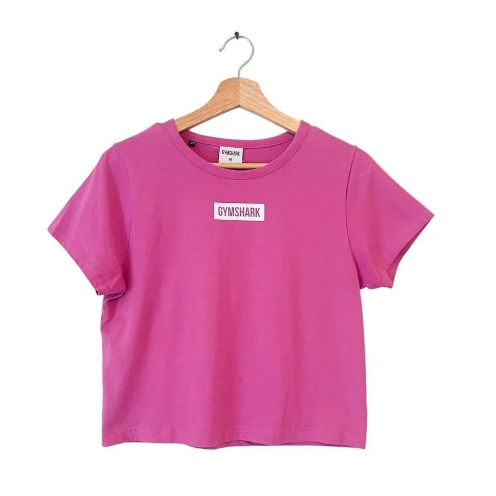 Gymshark Short Sleeve Crop Tee in Pink Medium
